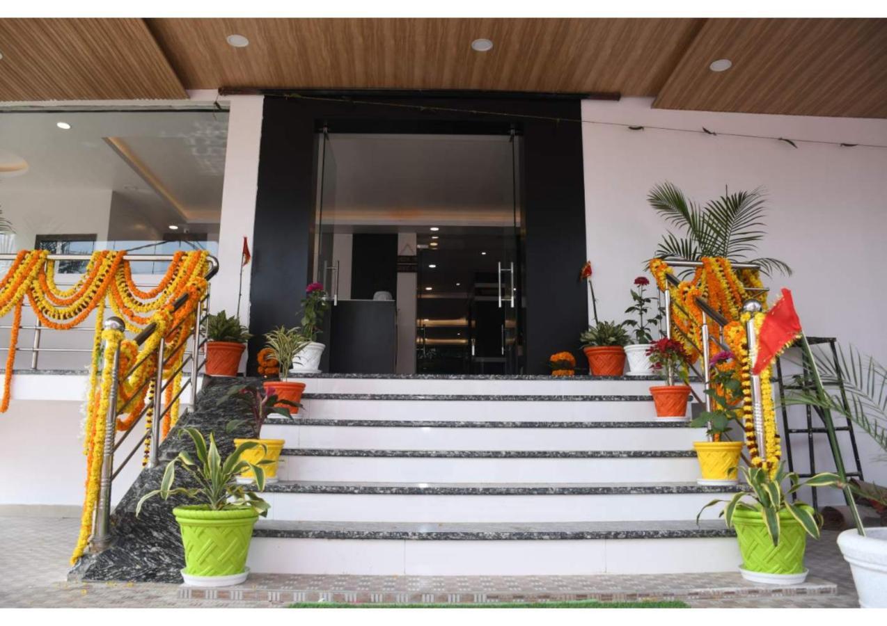 Hotel Ganga Kaveri Варанаси Экстерьер фото