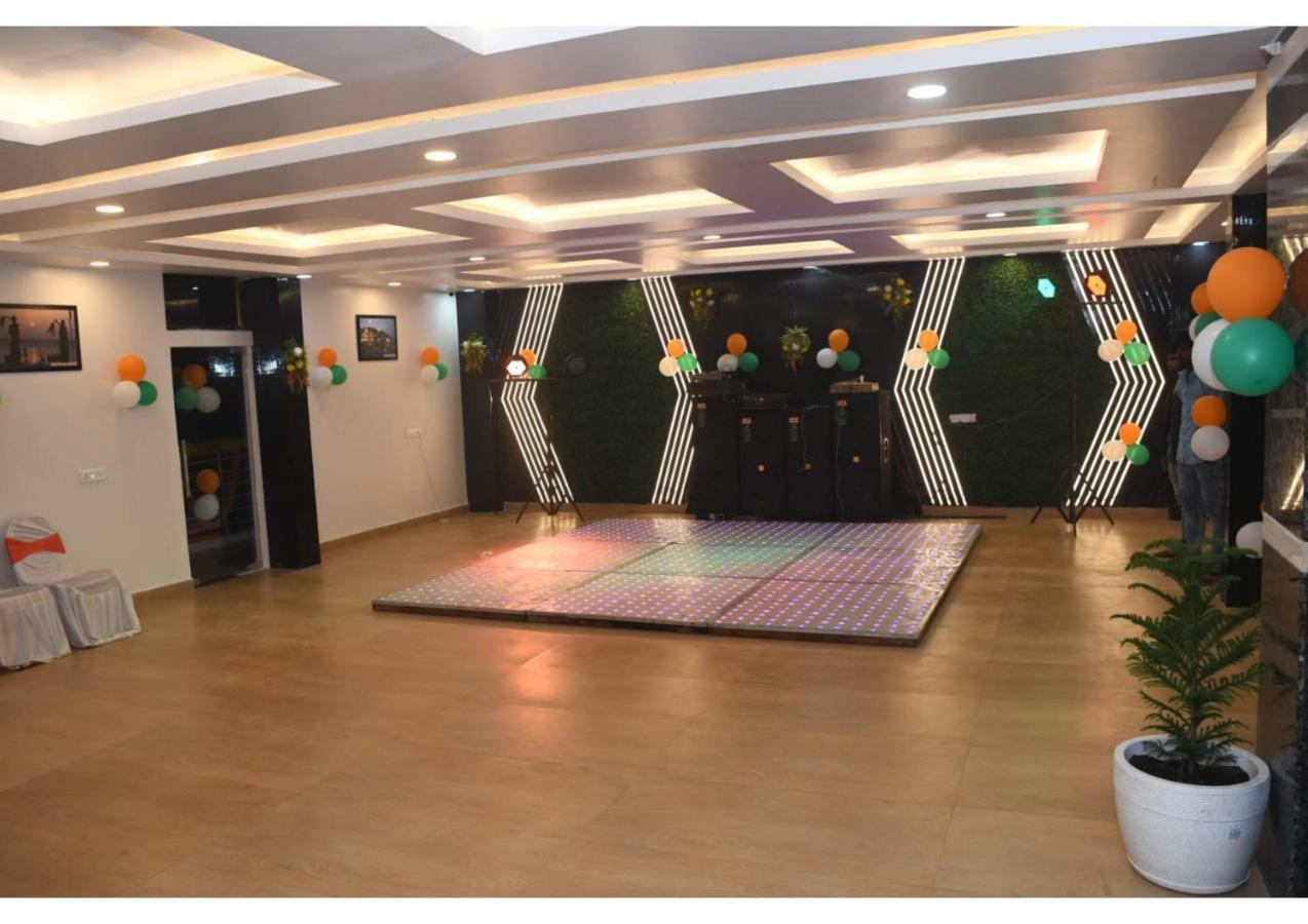 Hotel Ganga Kaveri Варанаси Экстерьер фото