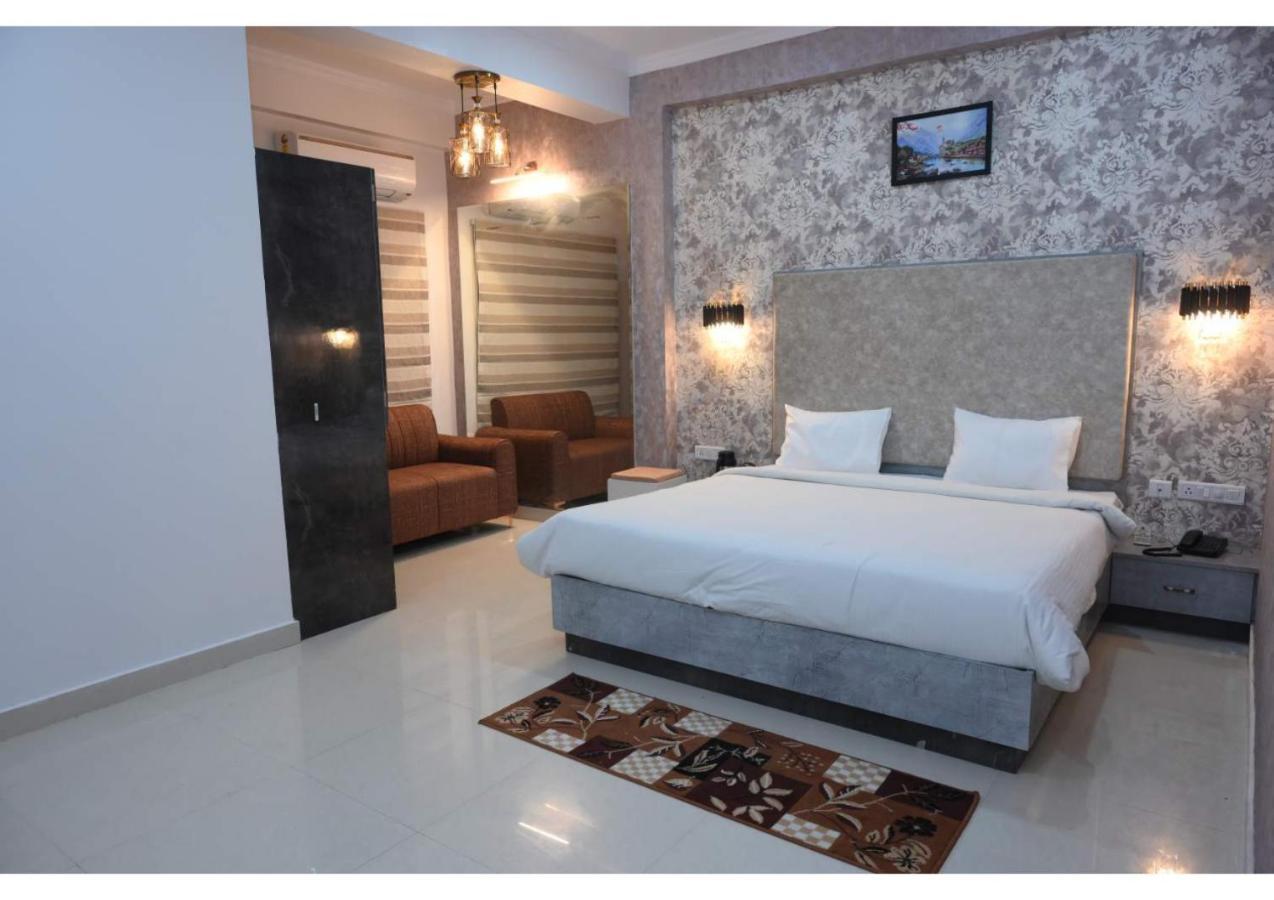 Hotel Ganga Kaveri Варанаси Экстерьер фото