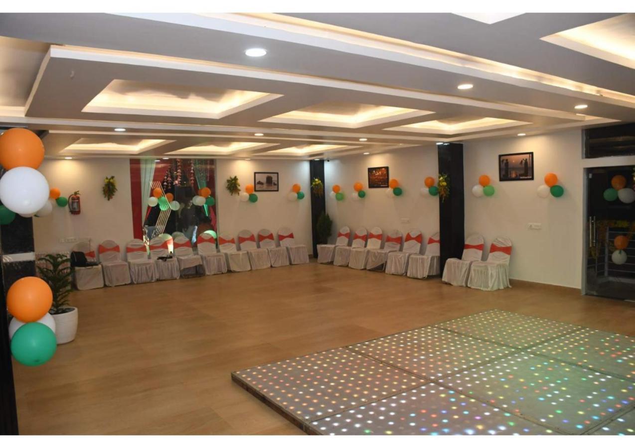 Hotel Ganga Kaveri Варанаси Экстерьер фото
