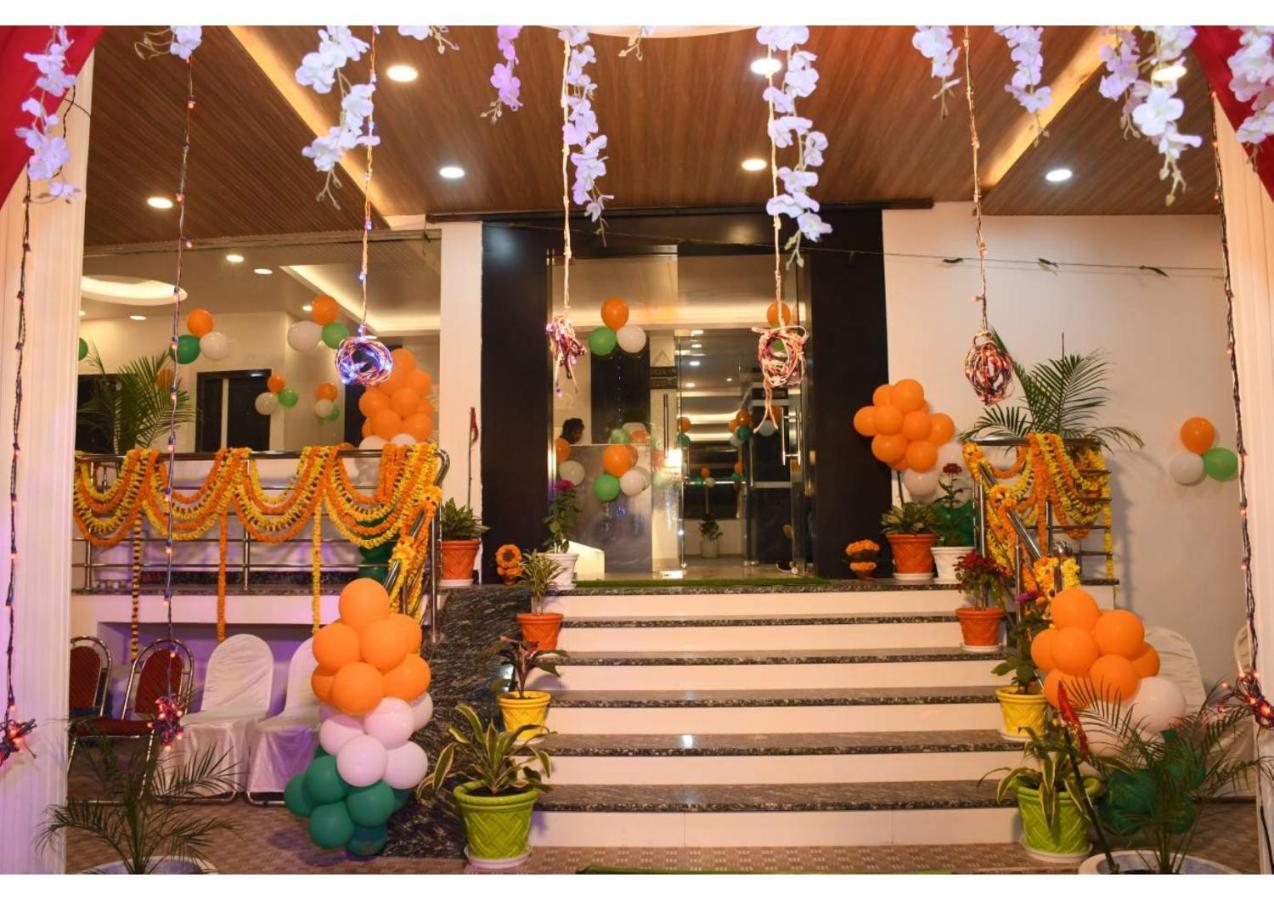 Hotel Ganga Kaveri Варанаси Экстерьер фото